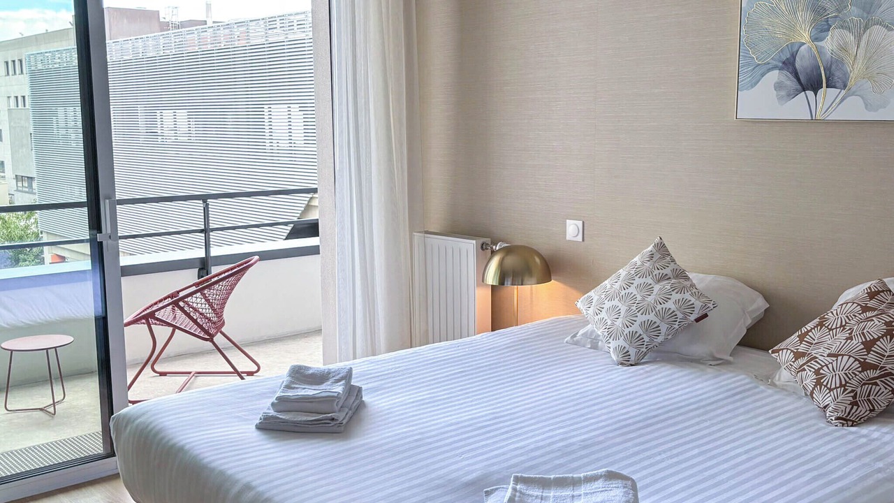 Photo of Bedroom in Quartier Saint-Clement - Jardin des Plantes