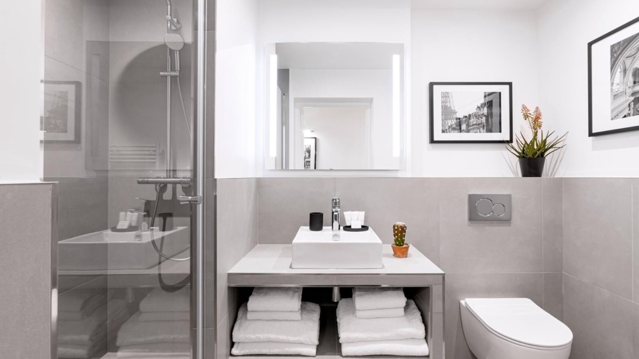 Photo of Bathroom in Chaussee-d'Antin