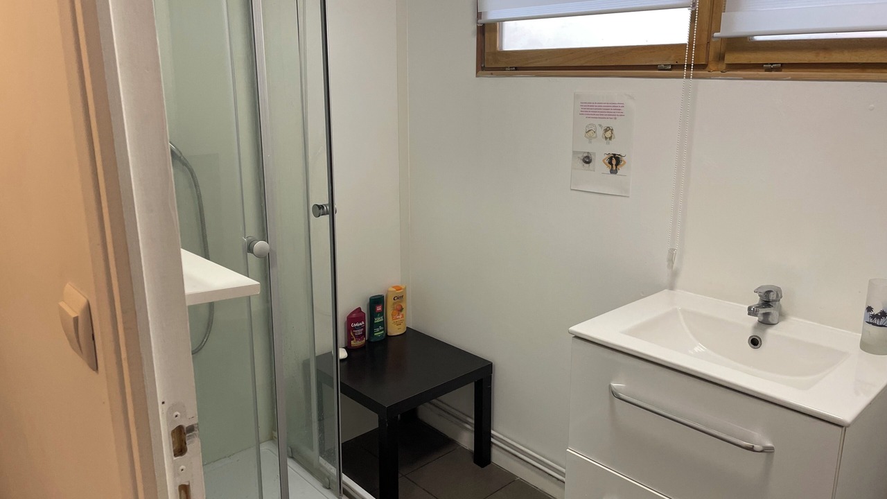 Photo of Bathroom in Poste