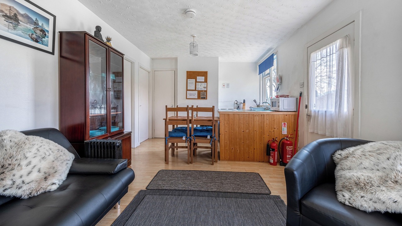 Photo of Others in Contin