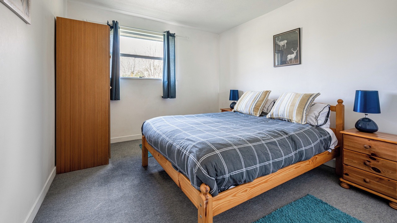 Photo of Others in Contin