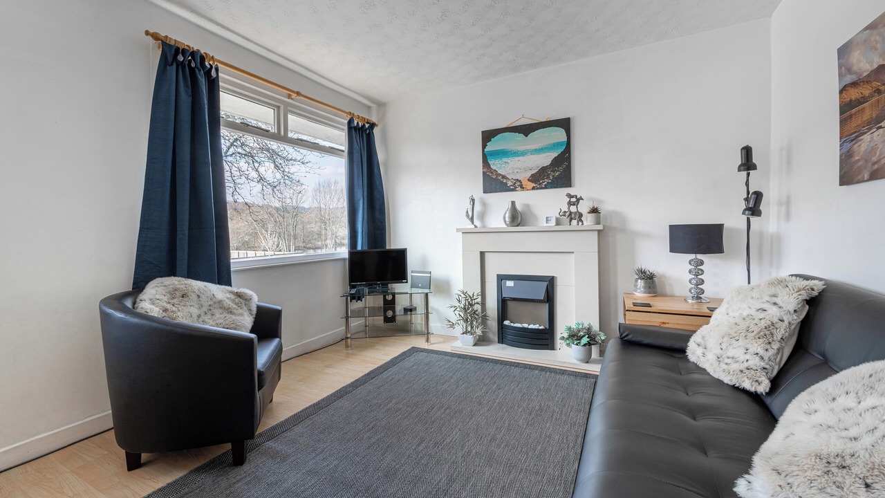 Photo of Others in Contin