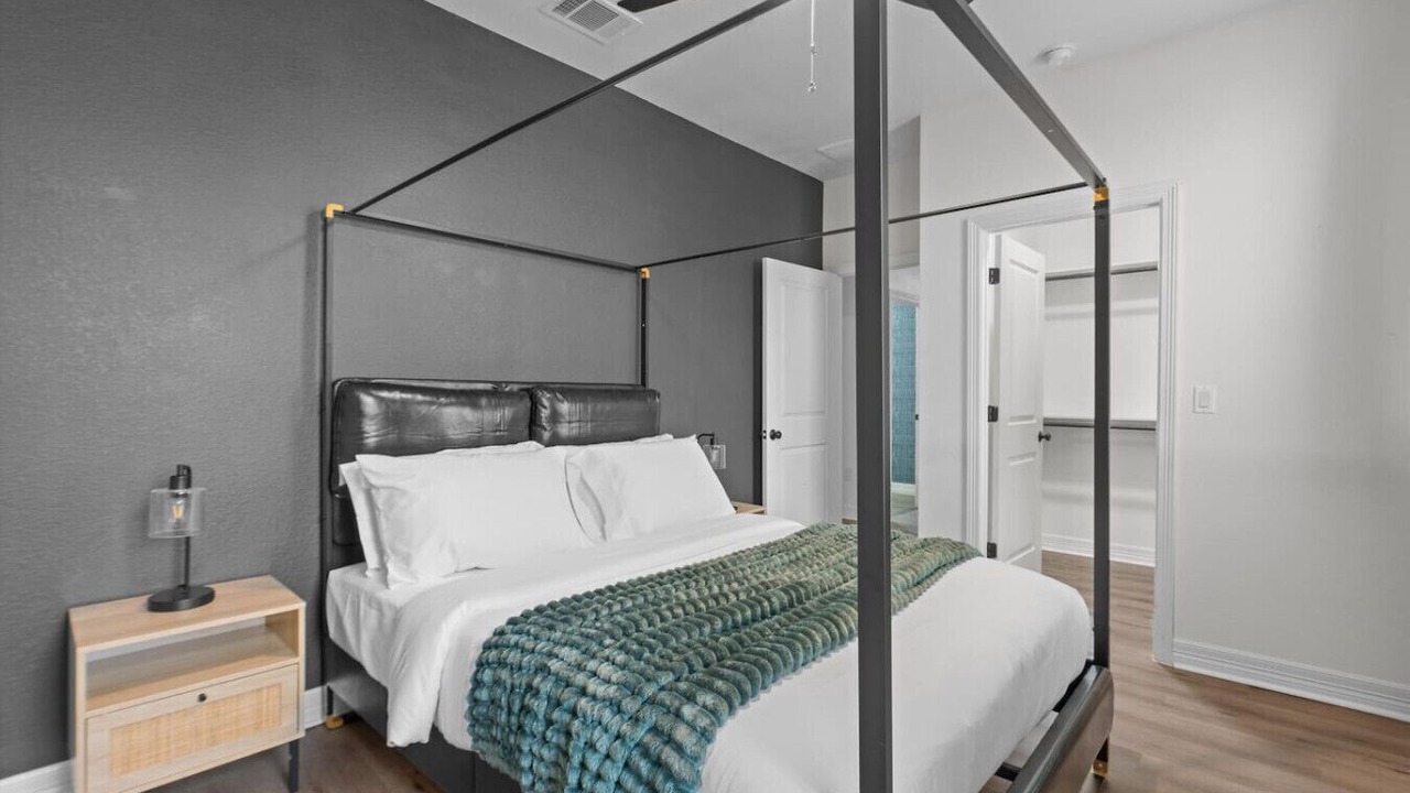 Photo of Bedroom in North University