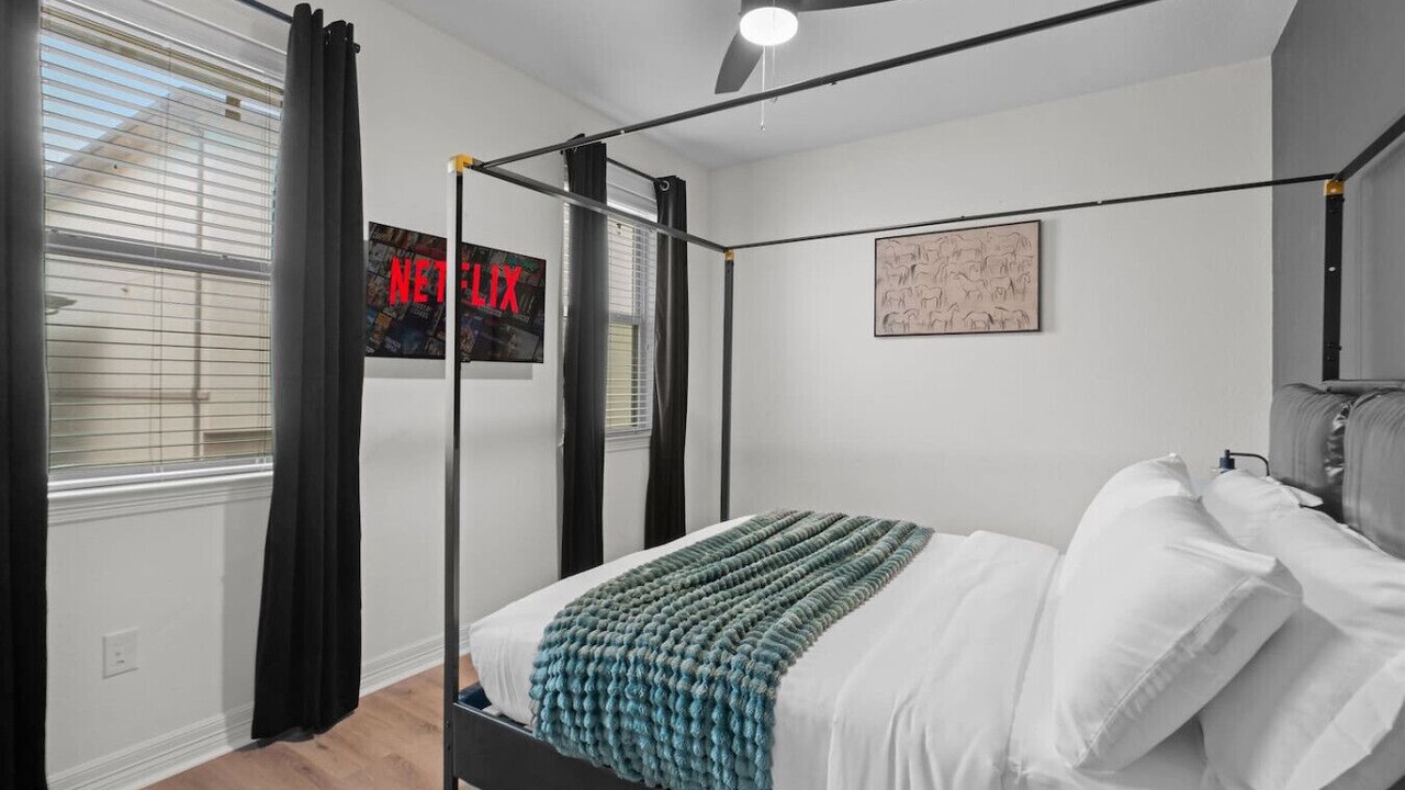 Photo of Bedroom in North University