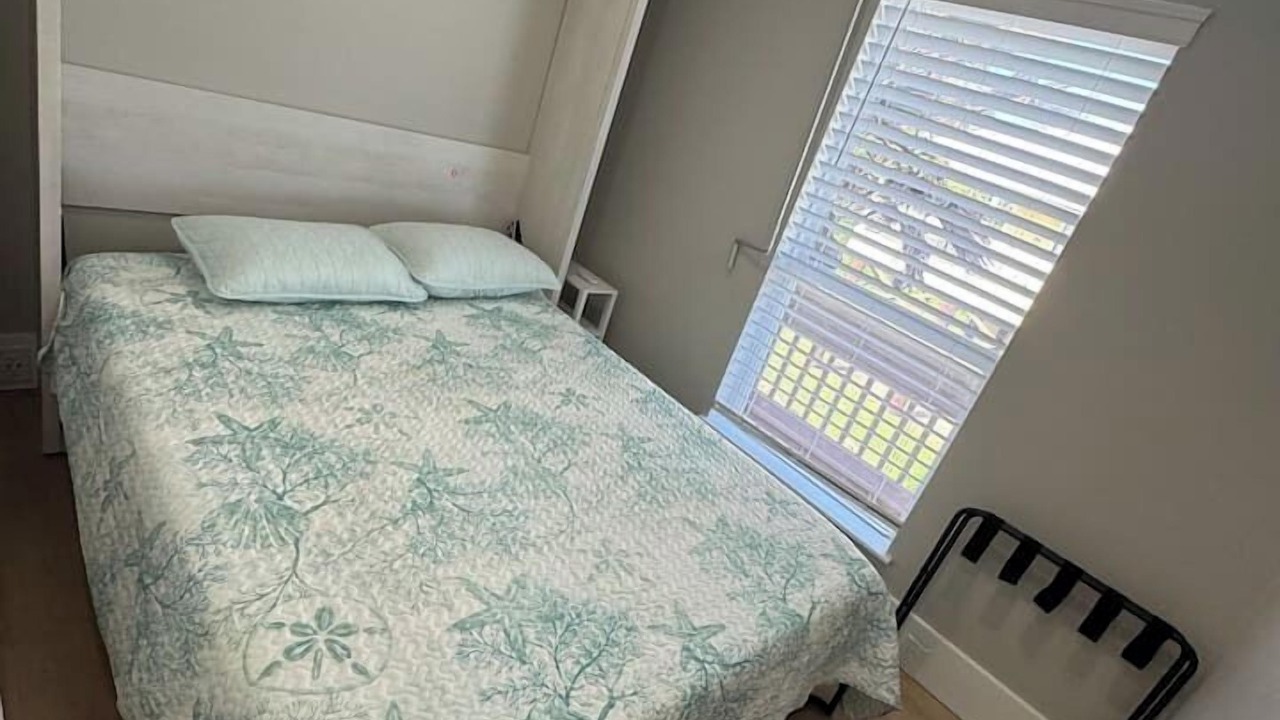 Photo of Bedroom in Lakeview  Jefferson County
