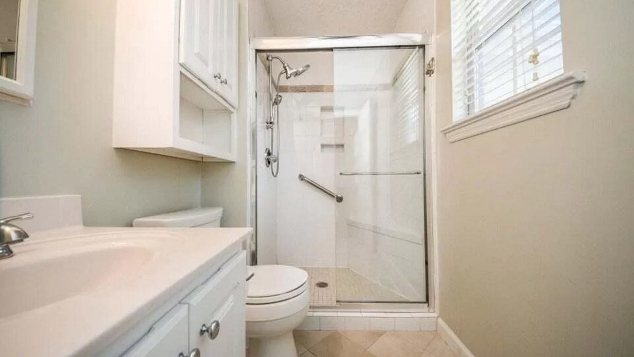 Photo of Bathroom in Ooltewah