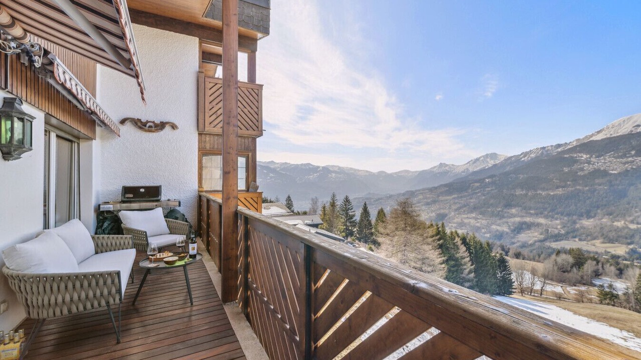 Photo of Patio Balcony in Lens