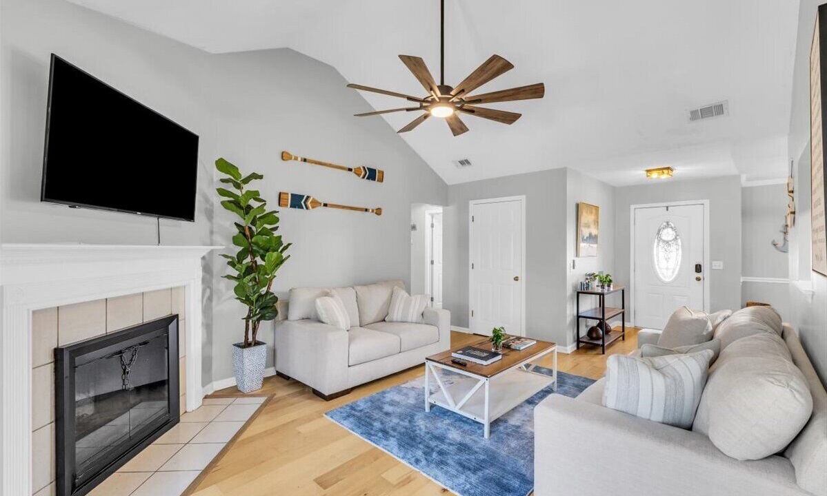 Photo of Livingroom in Pooler