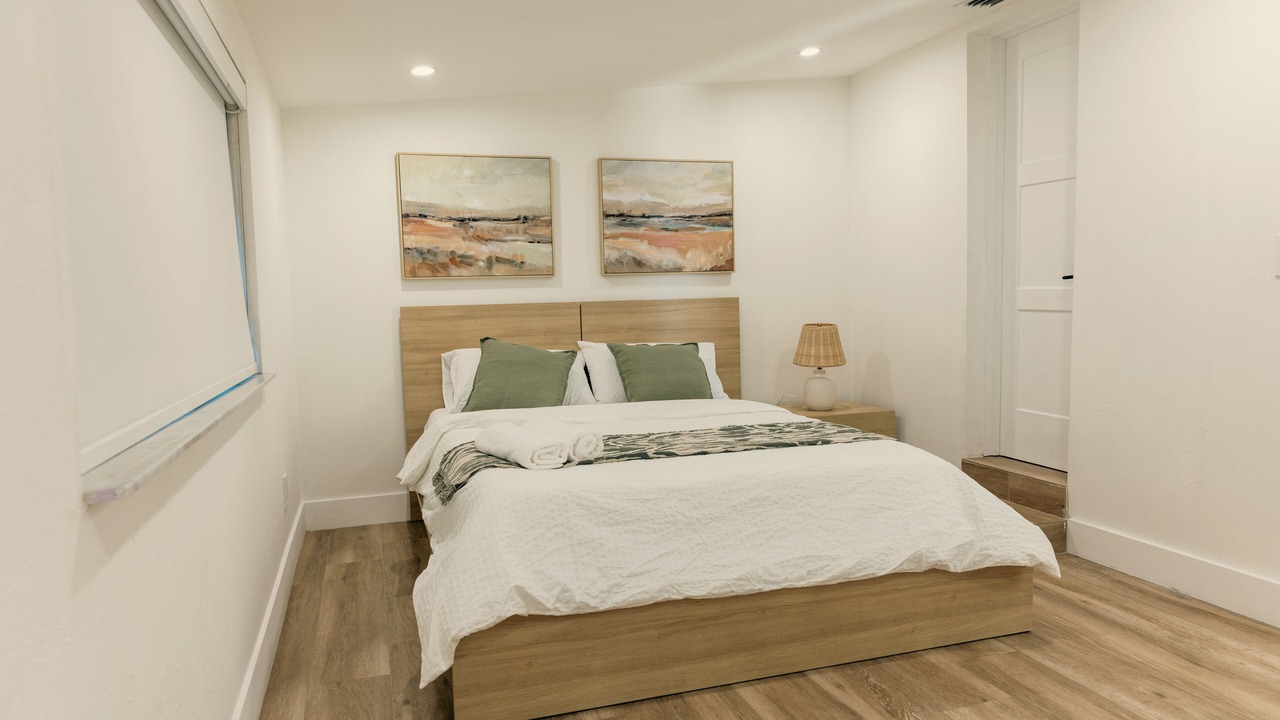 Photo of Bedroom in Ludlam