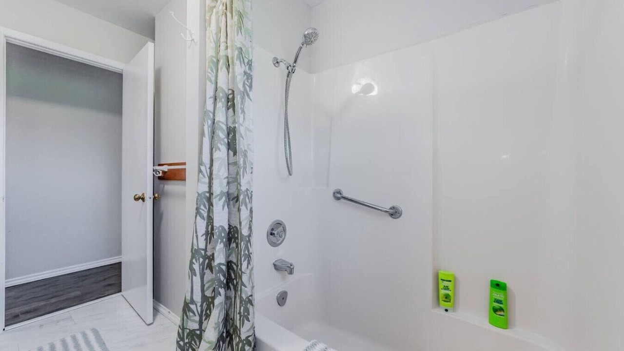 Photo of Bathroom in Tobermory
