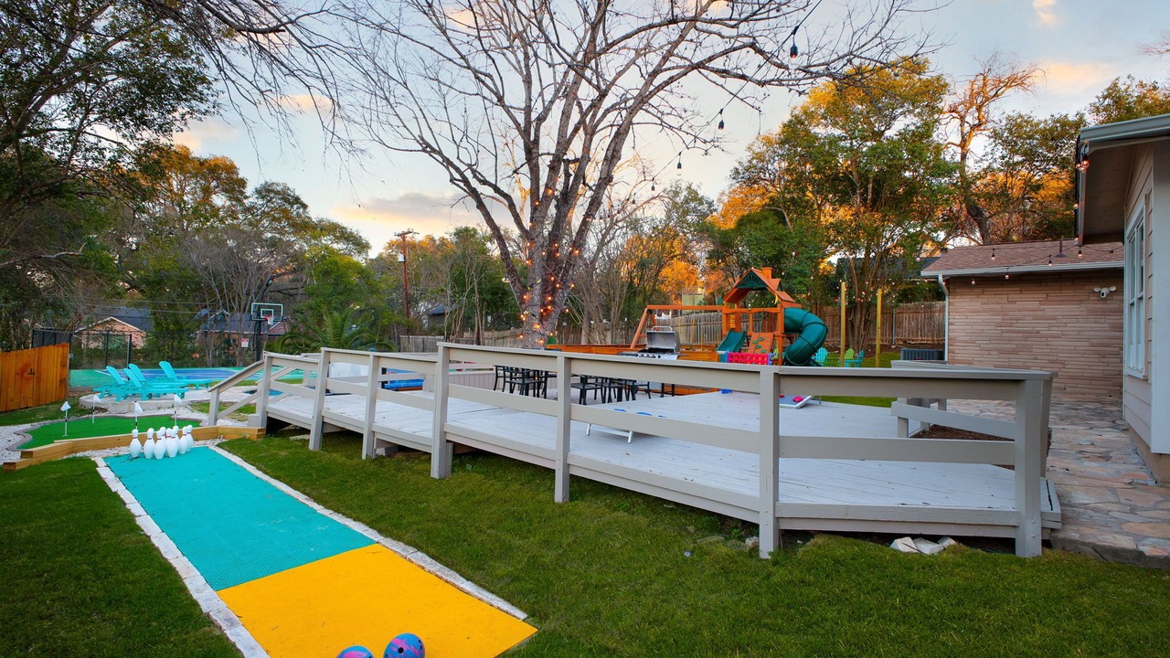 Photo of Outdoor in Oak Park - Northwood