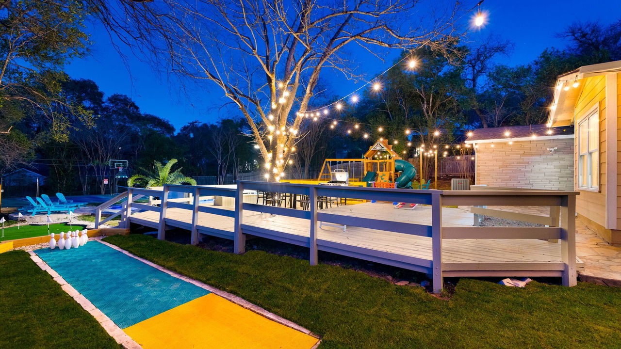 Photo of Outdoor in Oak Park - Northwood