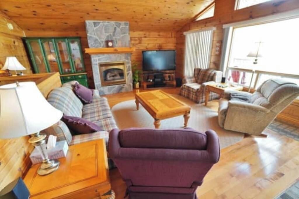 Photo of Livingroom in Highland Grove
