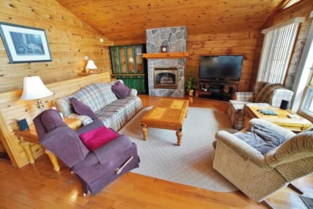 Photo of Livingroom in Highland Grove