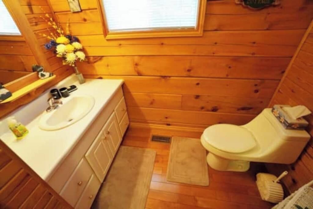 Photo of Bathroom in Highland Grove