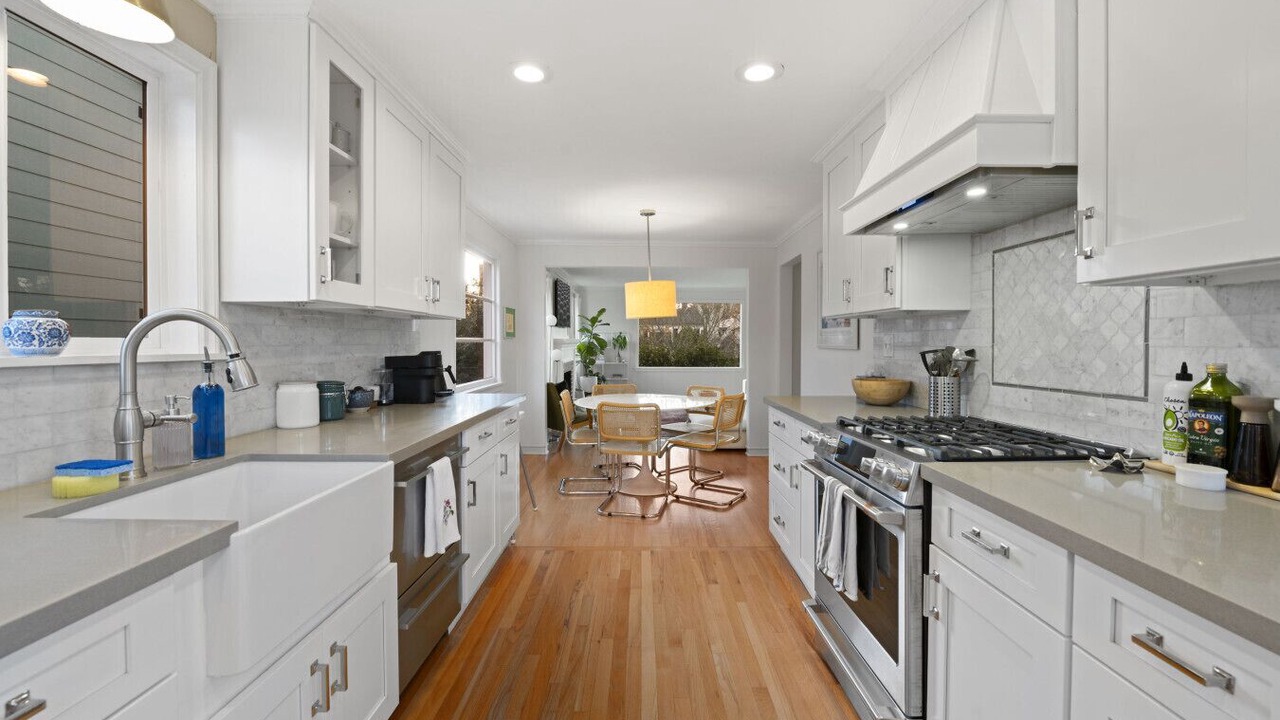 Photo of Others in Loyal Heights