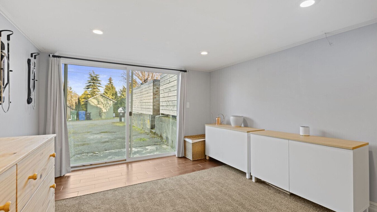 Photo of Livingroom in Loyal Heights