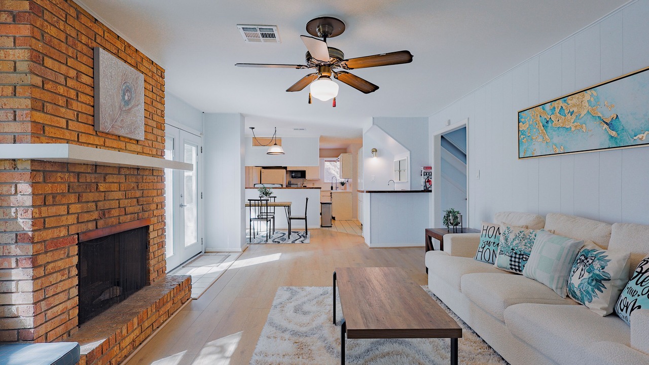 Photo of Livingroom in Spring Branch West