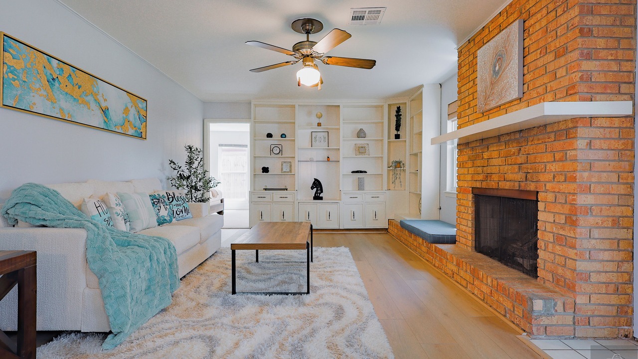 Photo of Livingroom in Spring Branch West