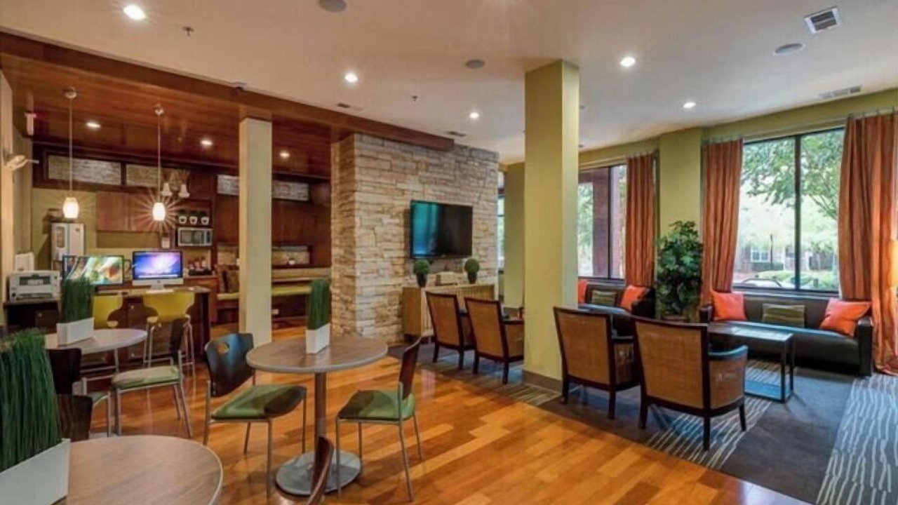 Photo of Others in Lindbergh