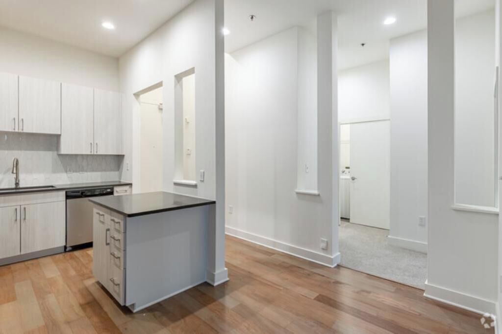 Photo of Others in Lindbergh