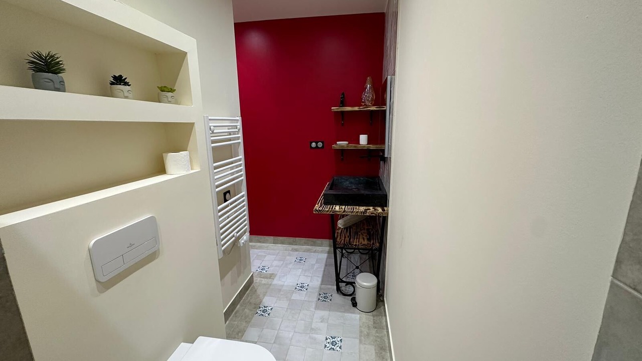 Photo of Bathroom in Arles