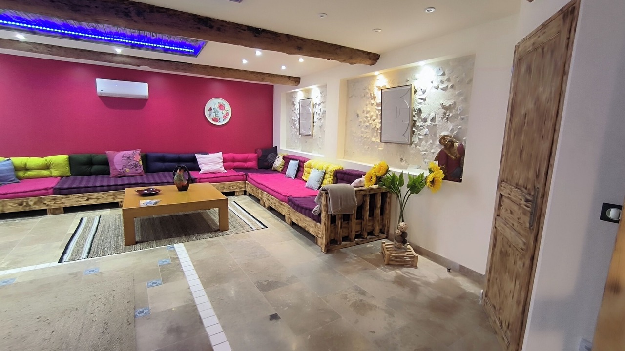 Photo of Livingroom in Arles