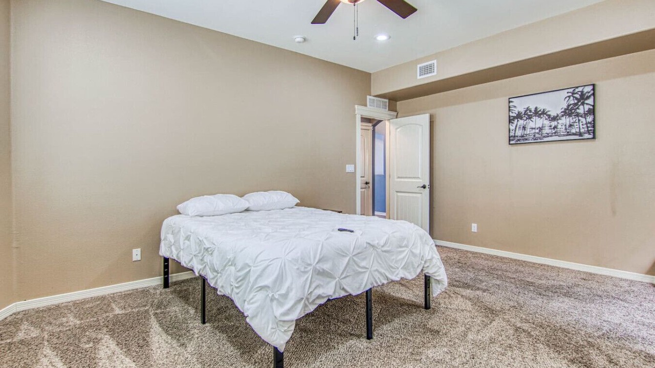Photo of Bedroom in Biggs Field