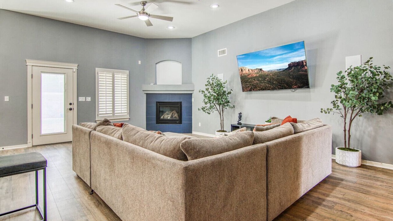 Photo of Livingroom in Biggs Field