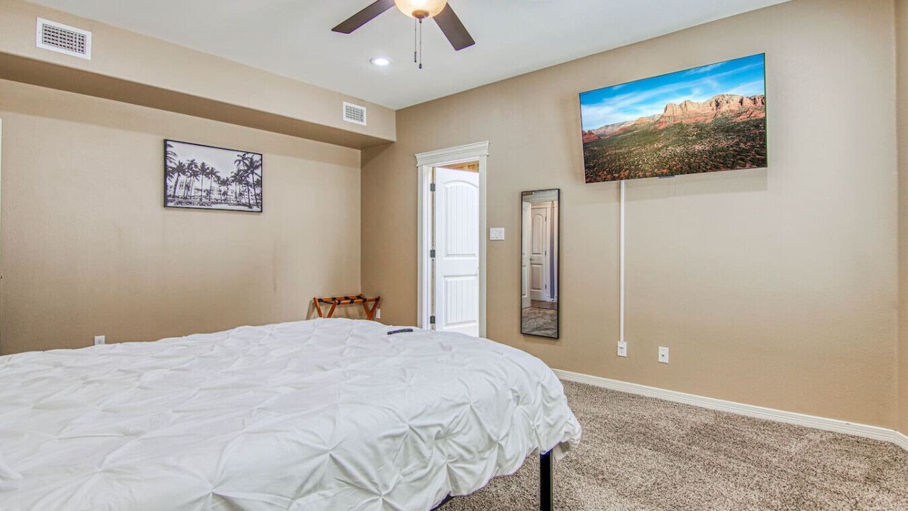 Photo of Bedroom in Biggs Field