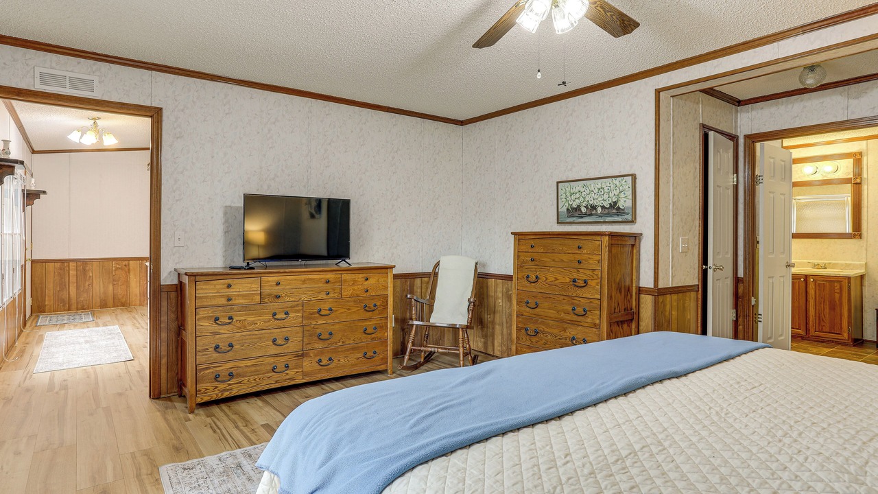 Photo of Bedroom in Higden