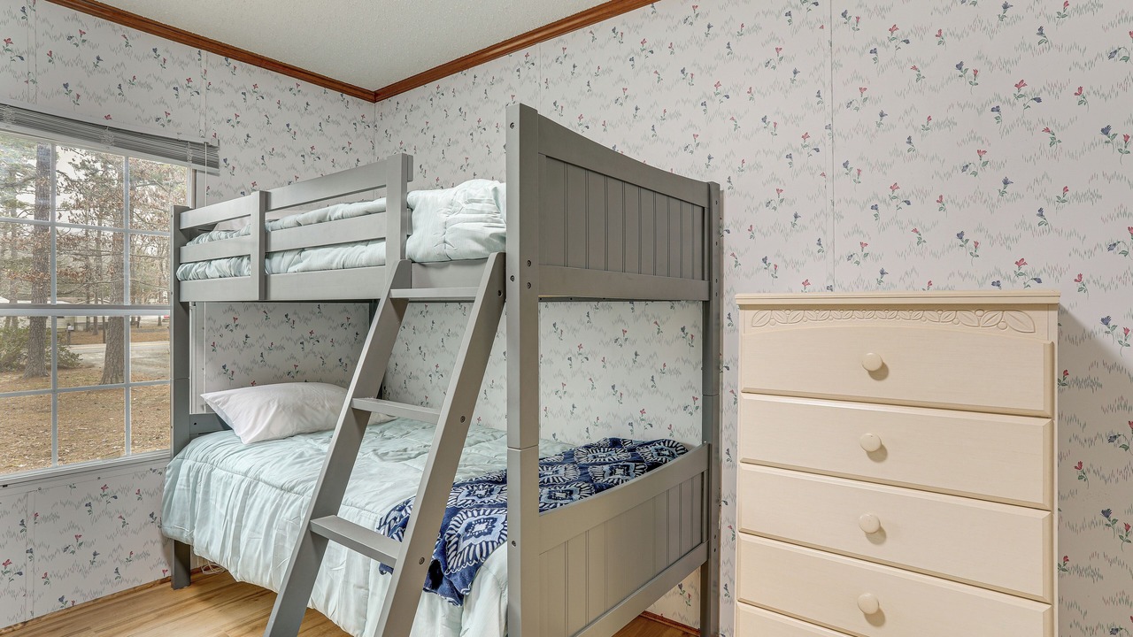 Photo of Bedroom in Higden