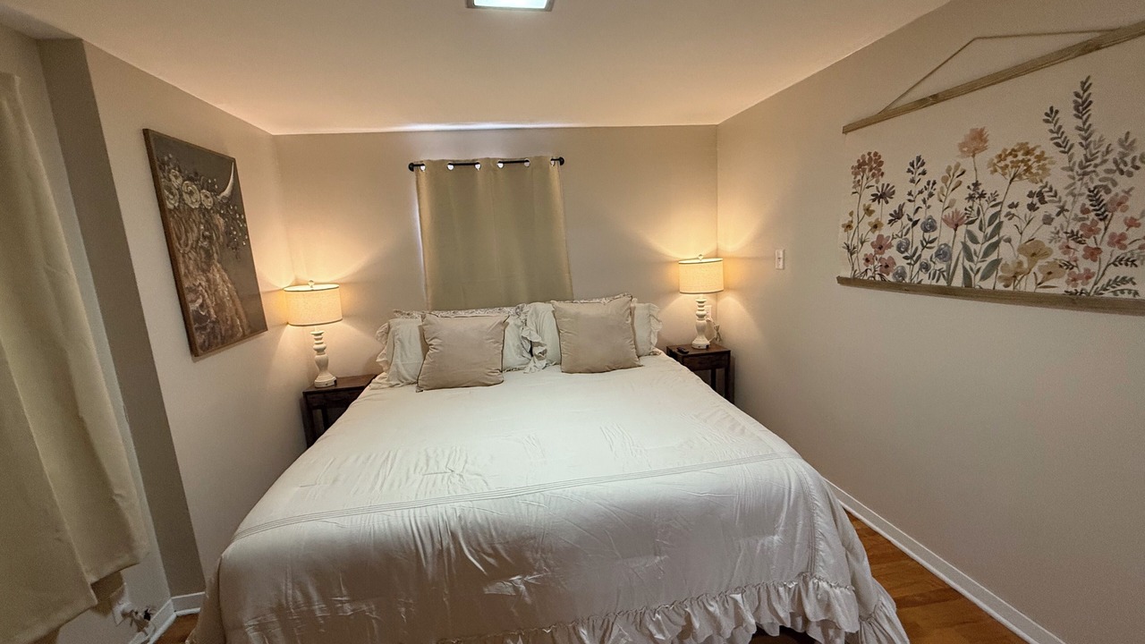 Photo of Bedroom in Salina