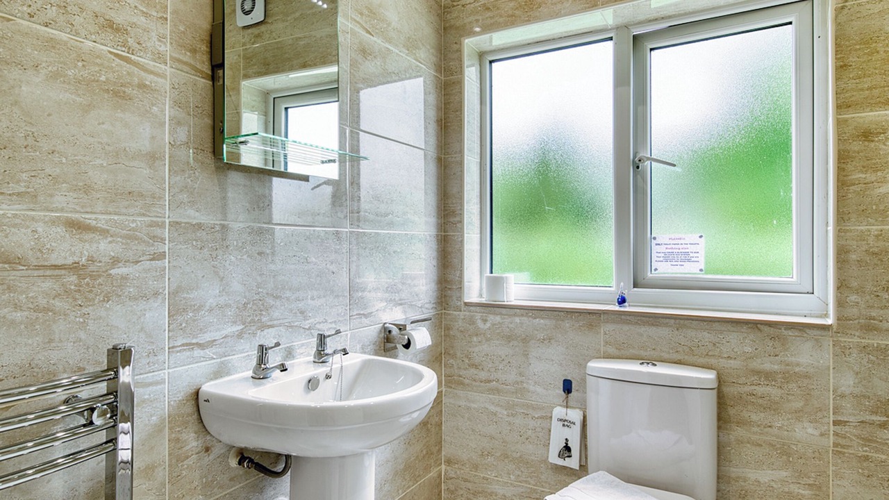 Photo of Bathroom in Beaworthy