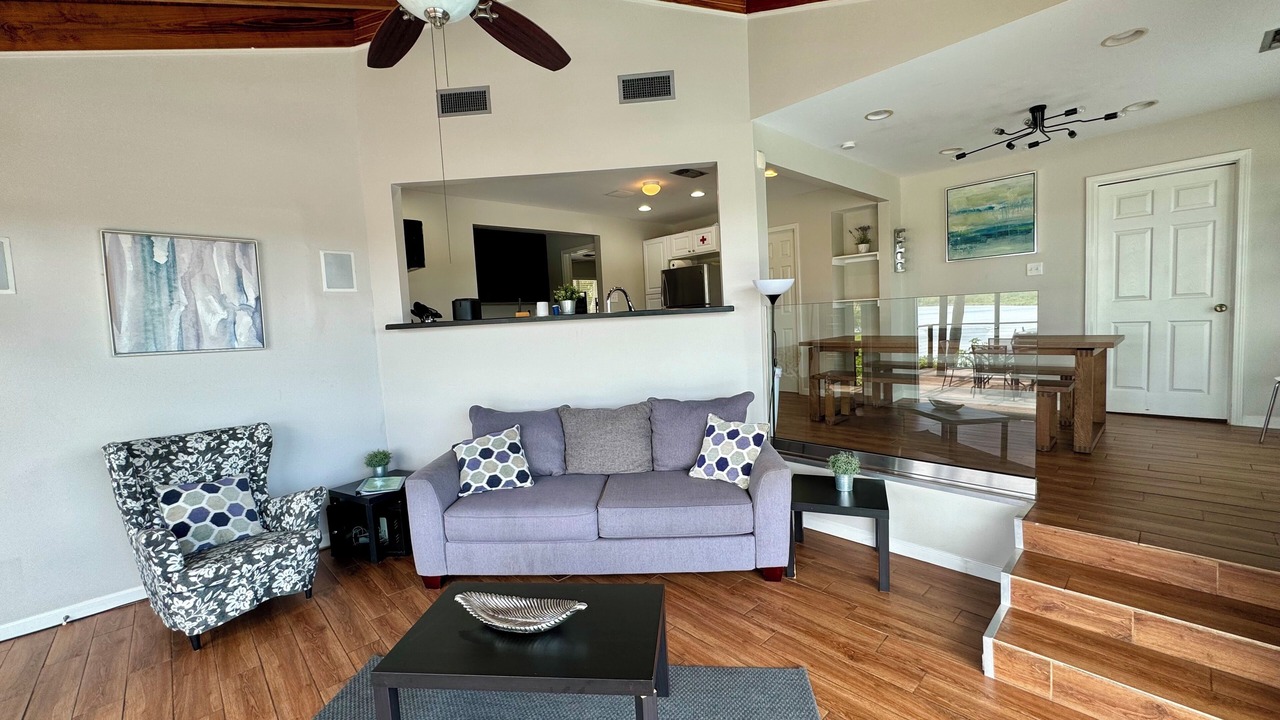 Photo of Livingroom in Barrett