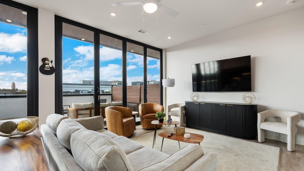 Photo of Livingroom in Music Row