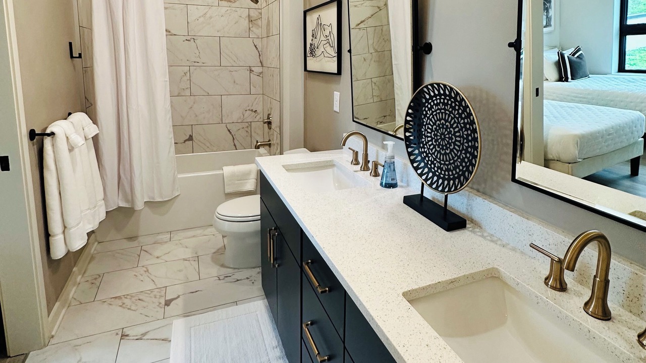 Photo of Bathroom in Music Row