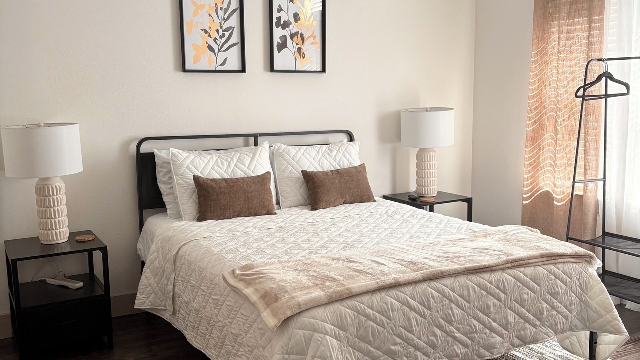 Photo of Bedroom in Farmers Branch