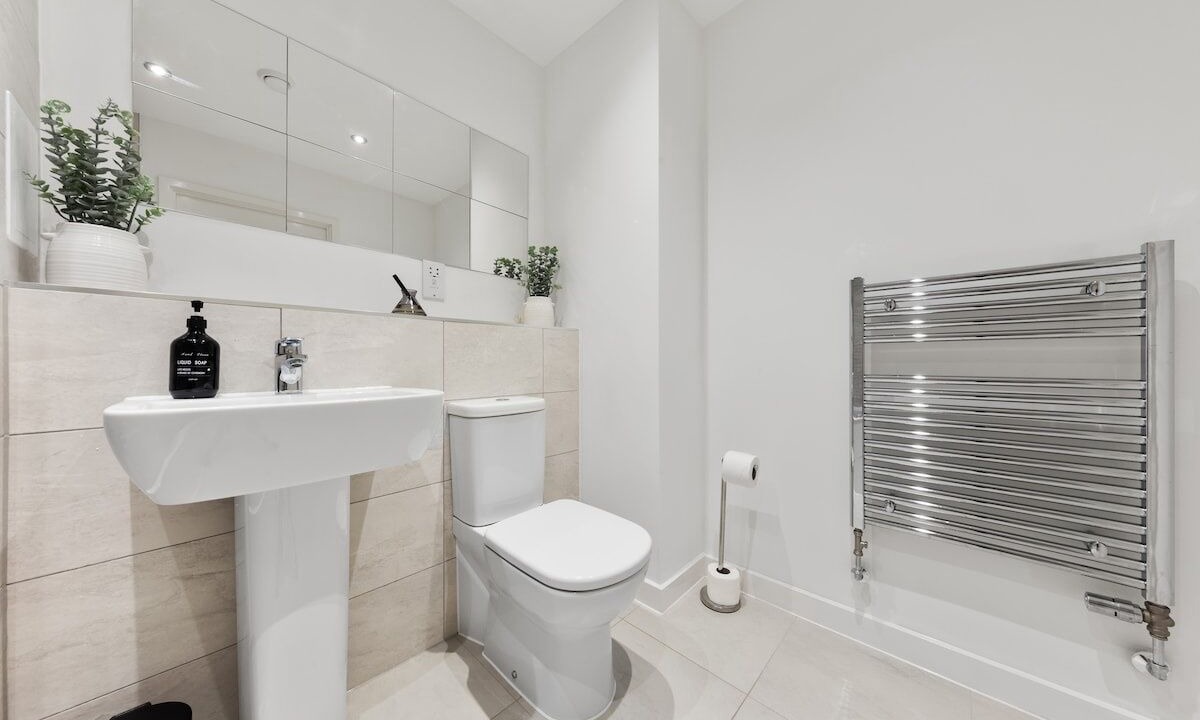 Photo of Bathroom in Park Royal