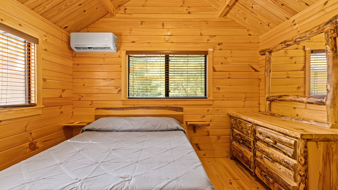 Photo of Bedroom in Gilmer
