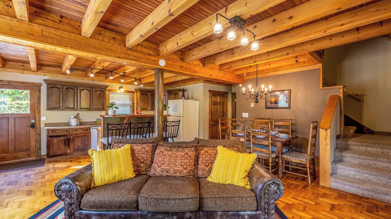 Photo of Livingroom in Mountain Base