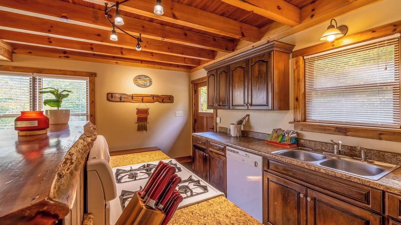 Photo of Kitchen in Mountain Base