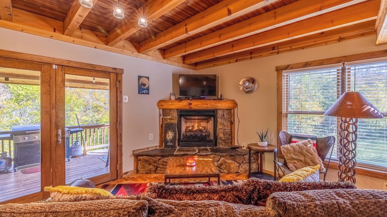 Photo of Livingroom in Mountain Base
