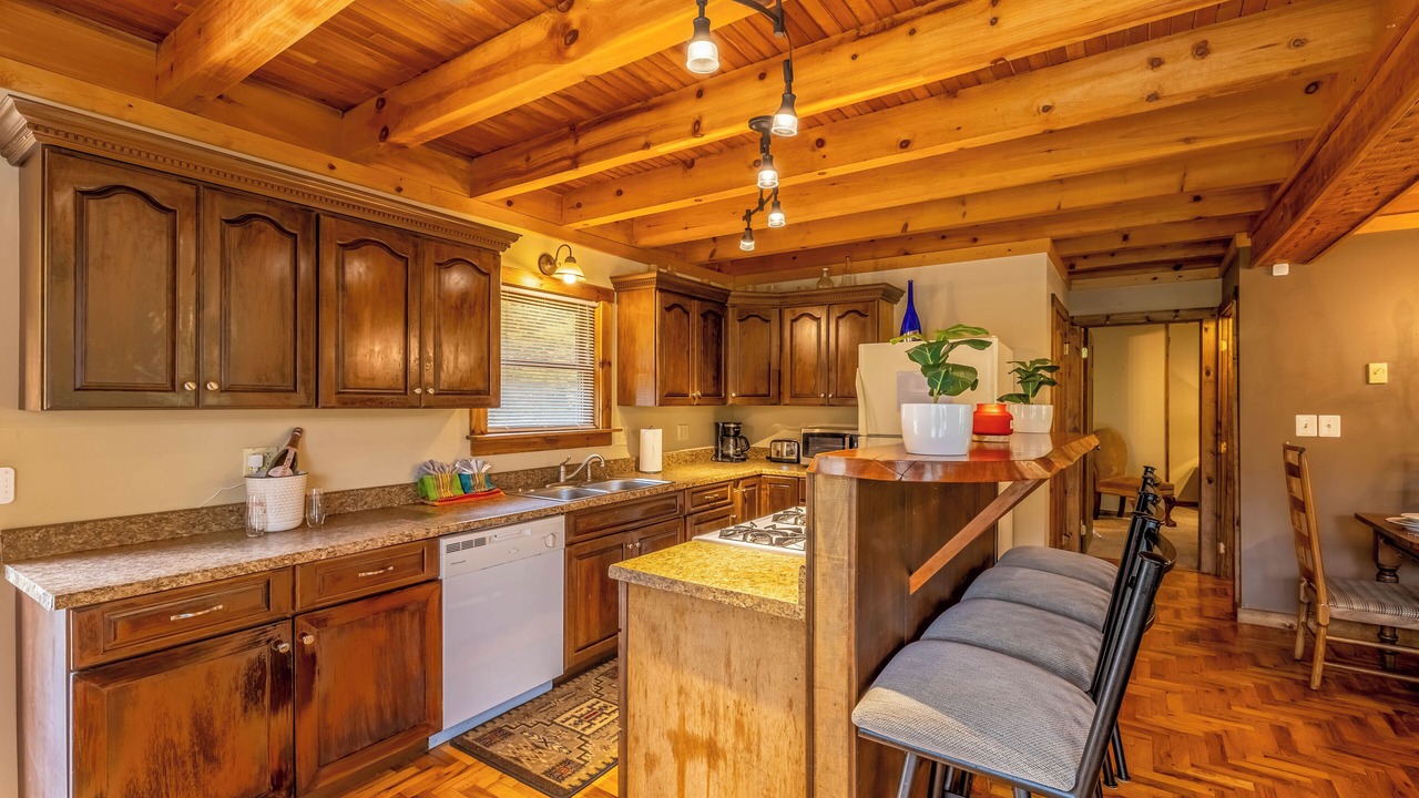 Photo of Kitchen in Mountain Base