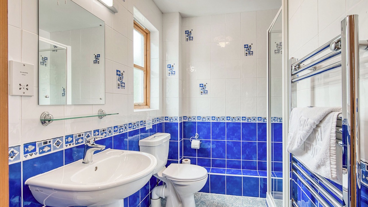 Photo of Bathroom in Beaworthy