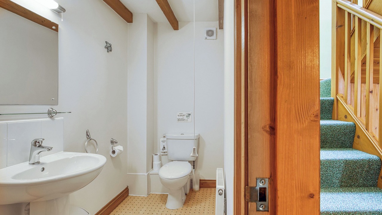 Photo of Bathroom in Beaworthy