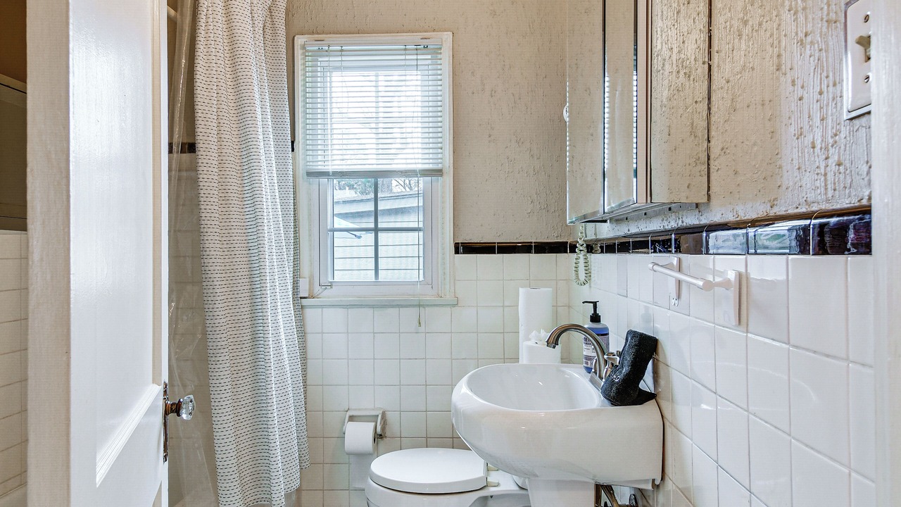 Photo of Bathroom in East Memphis