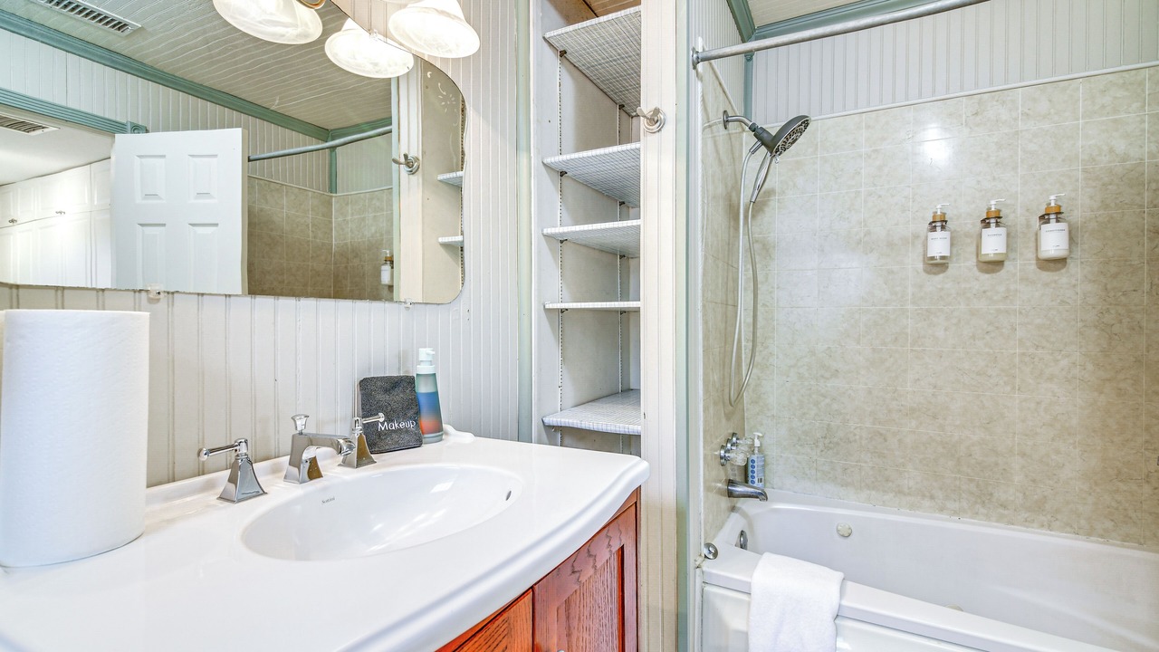 Photo of Bathroom in East Memphis