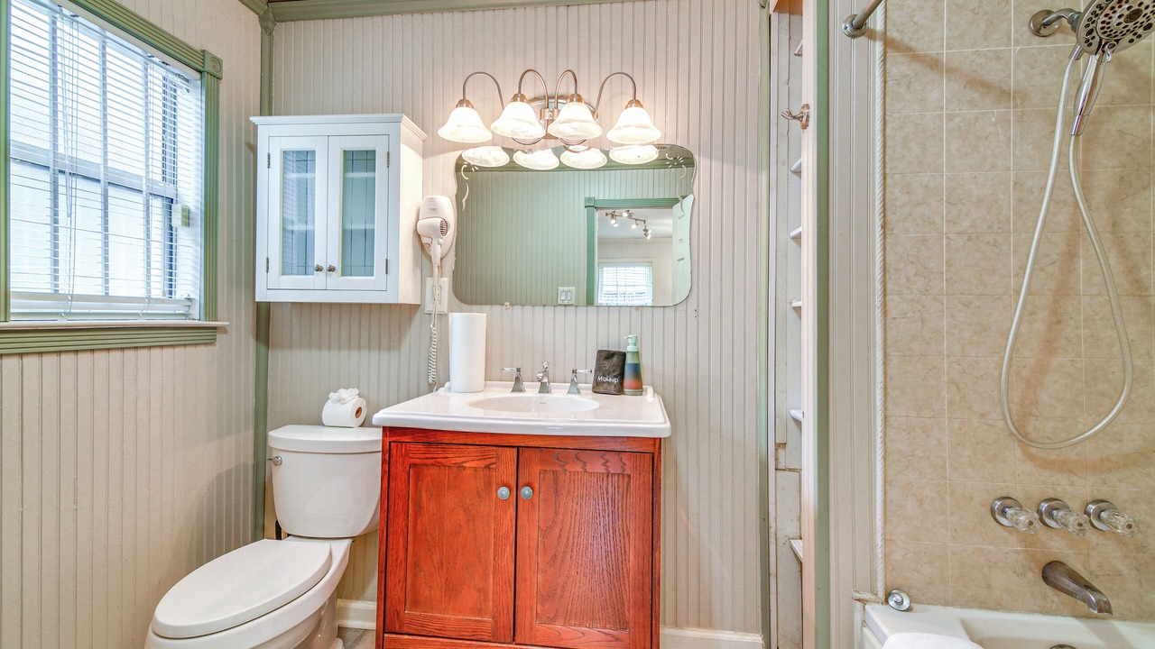 Photo of Bathroom in East Memphis