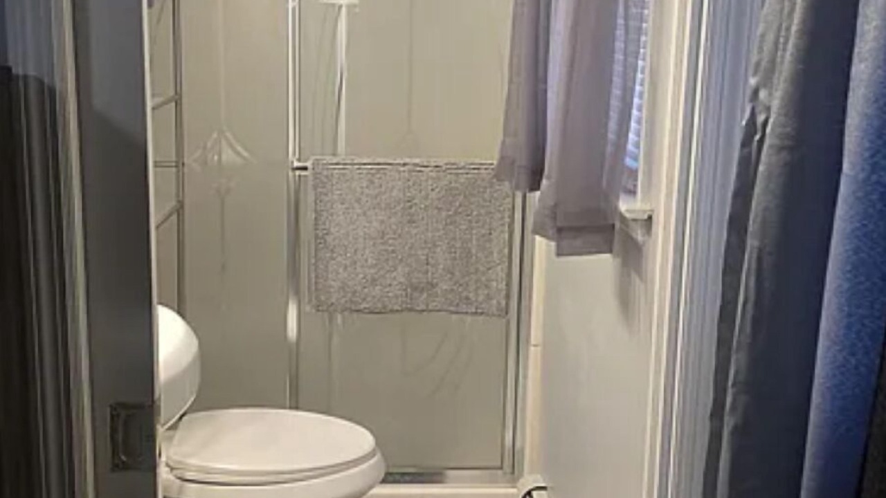 Photo of Bathroom in Newburgh